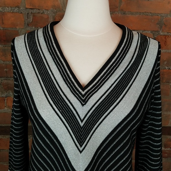 Vintage Womens Knit Top LongSleeves V-Neck Black&S - Picture 2 of 8